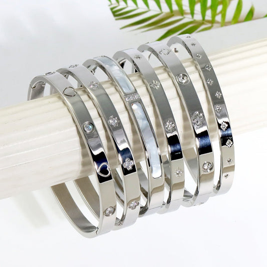 The 18K heart - shaped hexagram bracelet is suitable for women to wear daily - UrbanNest Co