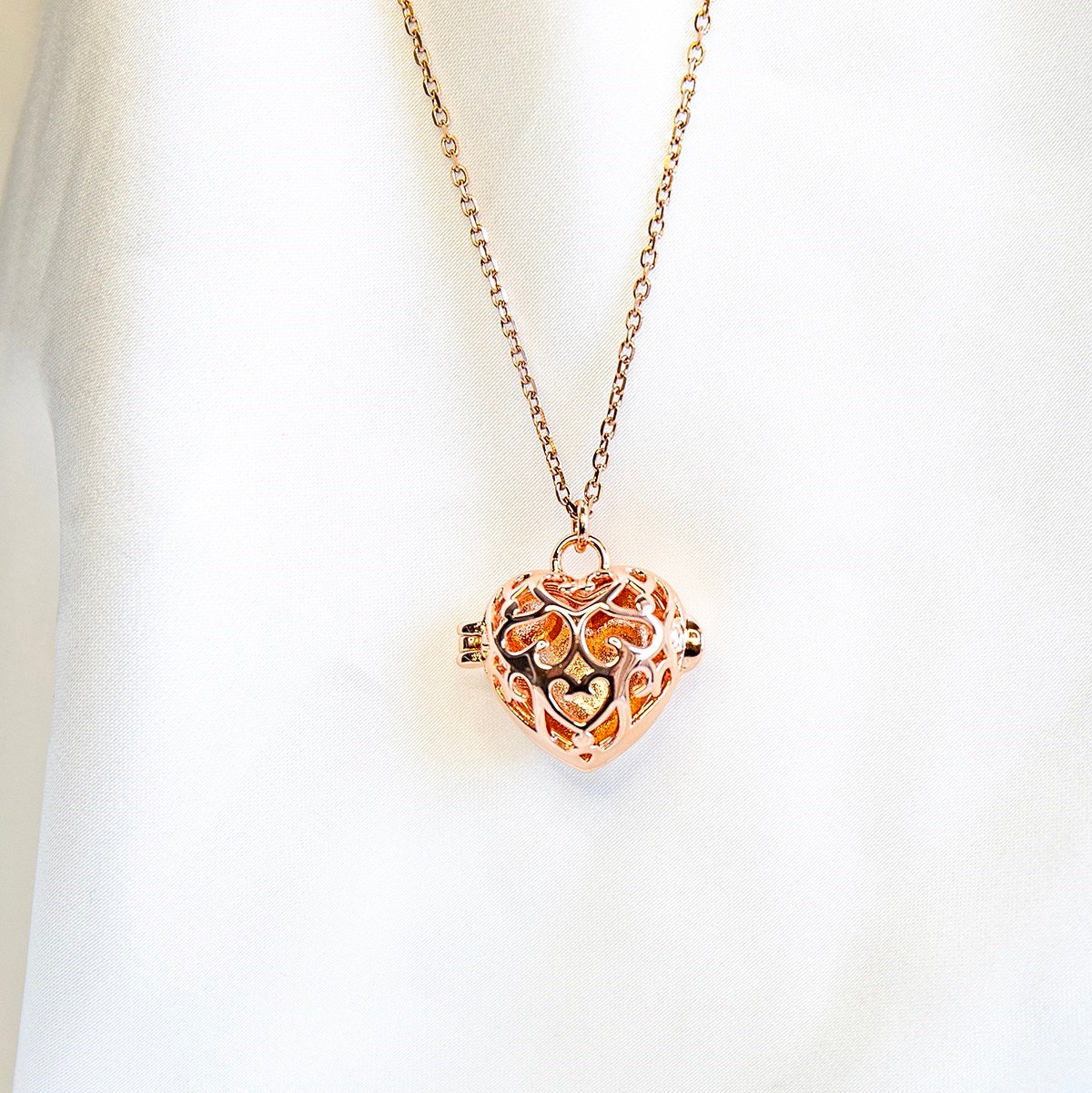 Love Heart Aroma Necklace | Energy & Healing | White Gold - Rose Gold | Love Gift