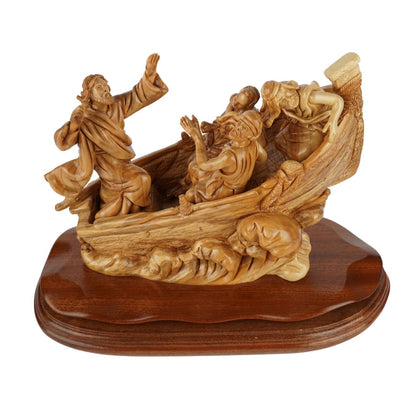 Handgeschnitzte Bootsszene „Jesus stillt den Sturm“ – Exklusive Olivenholzskulptur aus Bethlehem (36 cm) - UrbanNest Co