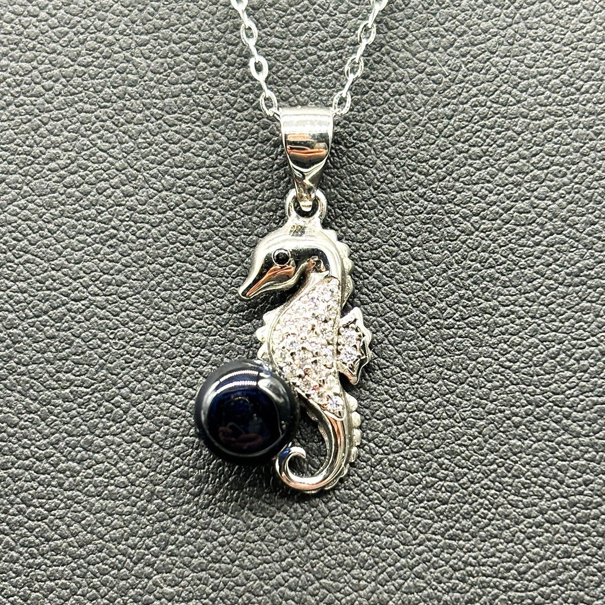 Sterling Silver Sea Horse Aroma Necklace - Black | Energy & Healing | Diffuse on the go - UrbanNest Co