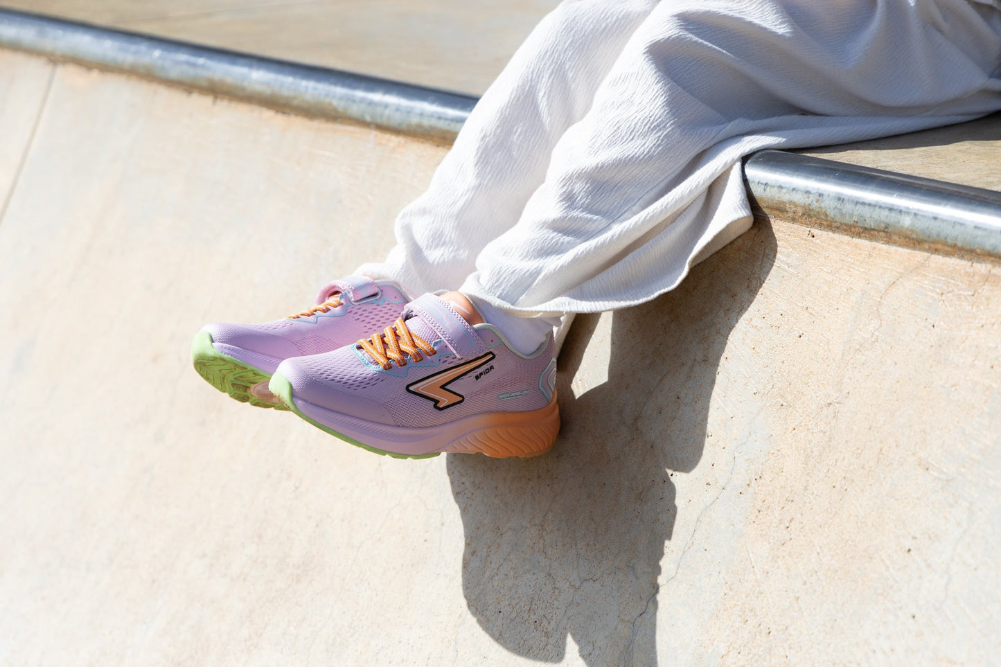 Brazen Girls Runner - Purple/Neon V Strap - UrbanNest Co