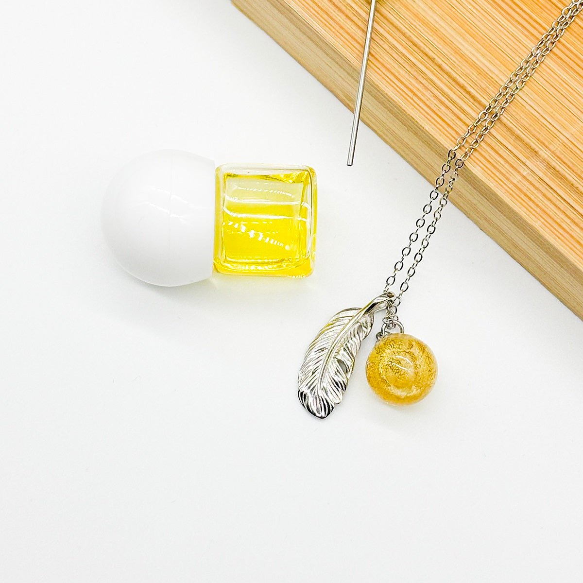 Sterling Silver Leave Aroma Necklace - Yellow | Energy & Healing | Diffuse on the go - UrbanNest Co
