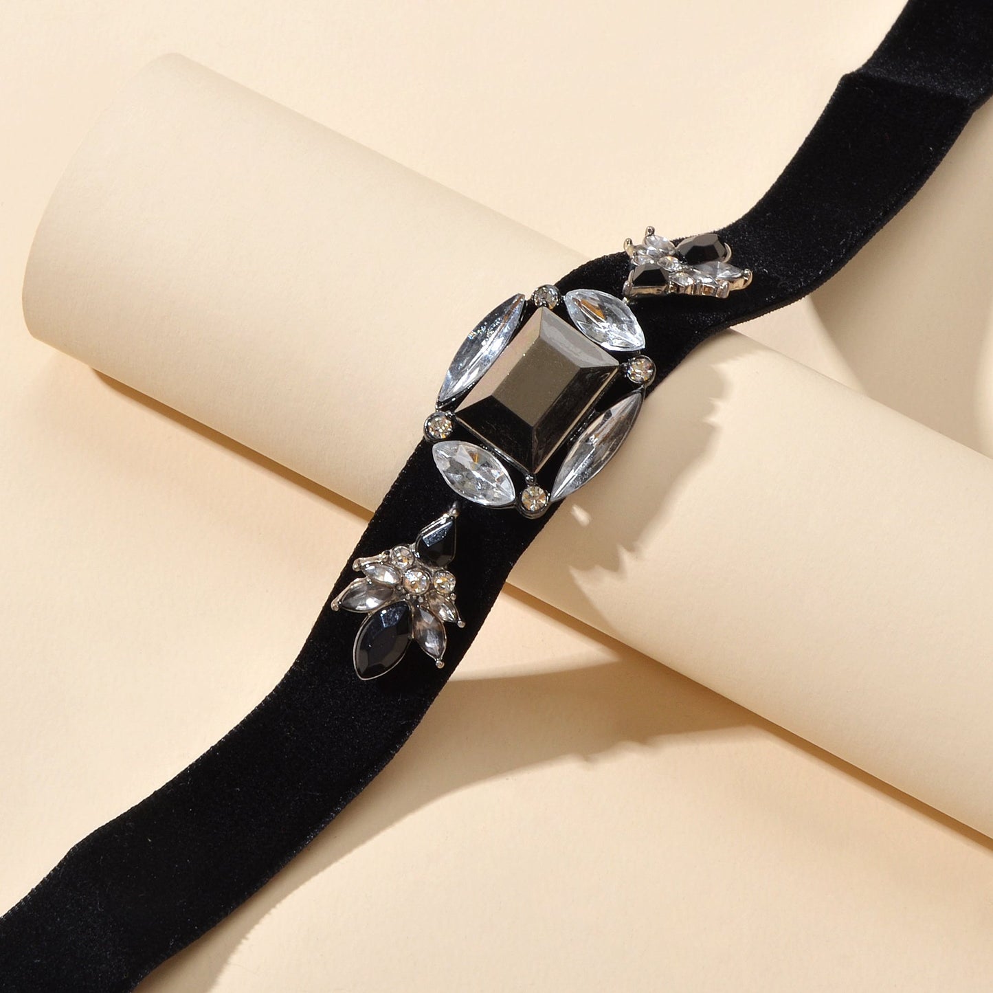 Retro Jewellery 90s Rhinestone Black Velvet Short Tattoo Choker Grunge Necklace - UrbanNest Co