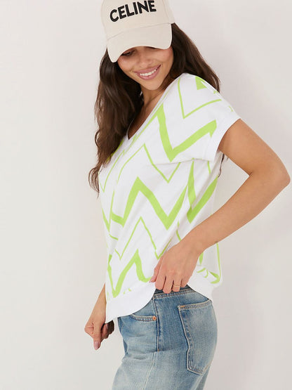 Blouse model 227031 Relevance - UrbanNest Co