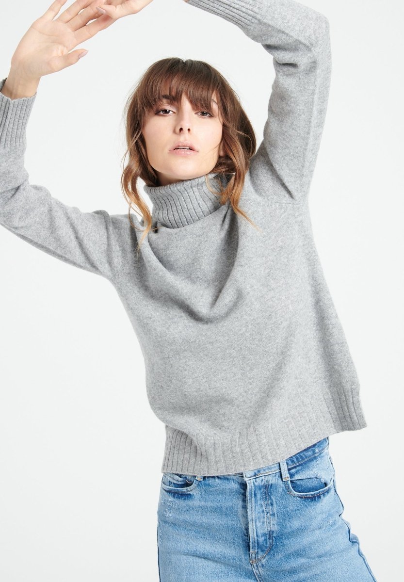 Pull col roulé femme en cachemire gris clair - LILLY 22 - UrbanNest Co
