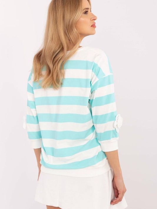 Blouse model 208223 Relevance - UrbanNest Co