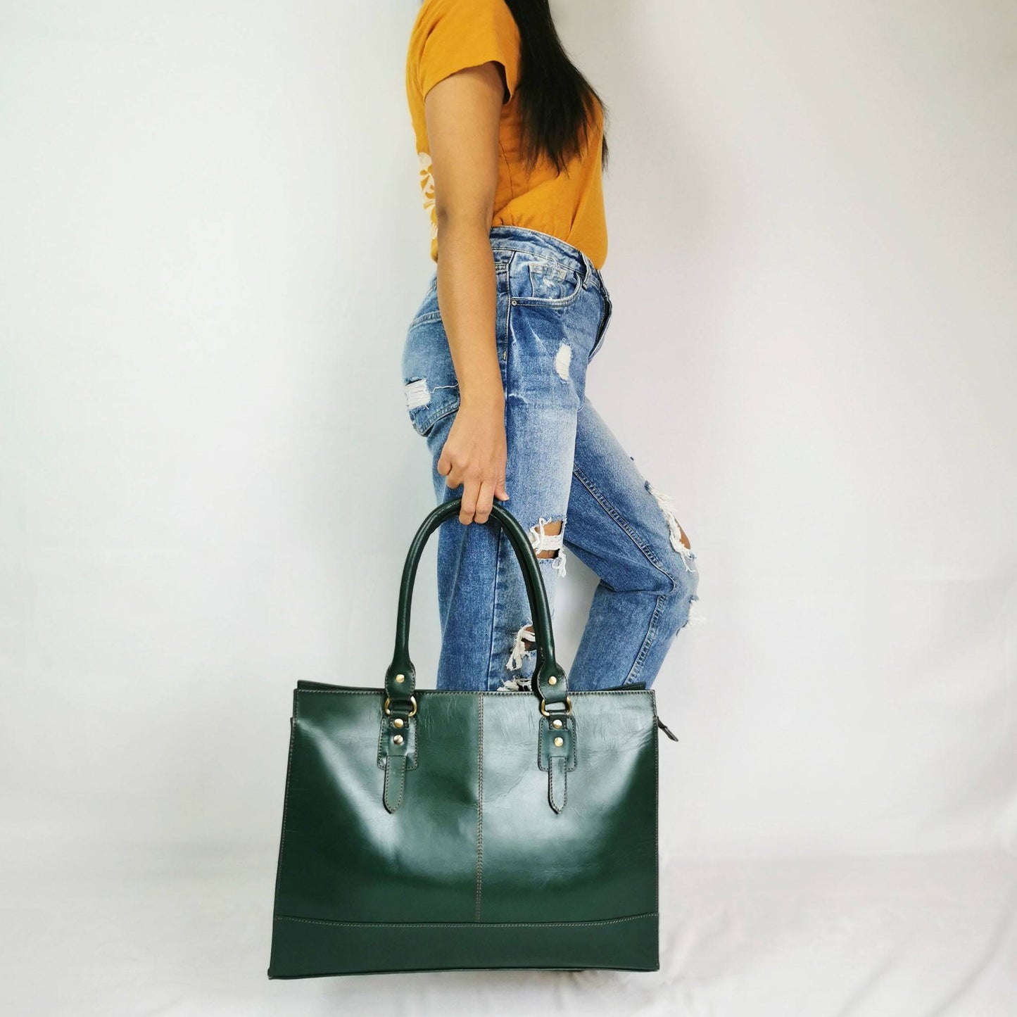 The Signature 17" Leather Laptop Bag, Bottle Green - UrbanNest Co