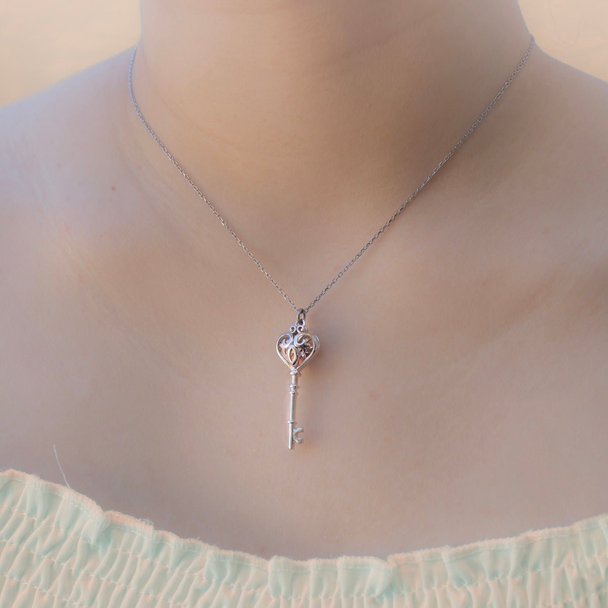 Key Aroma Necklace | Energy & Healing | Diffusing on the go | Gift For Her - UrbanNest Co