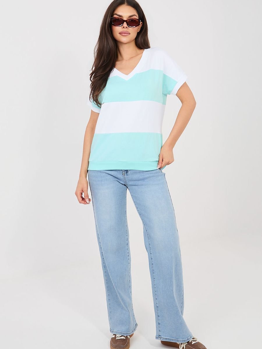 Blouse model 225485 Relevance - UrbanNest Co