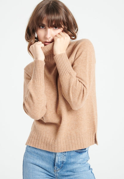 Pull col roulé femme en cachemire camel - LILLY 22 - UrbanNest Co