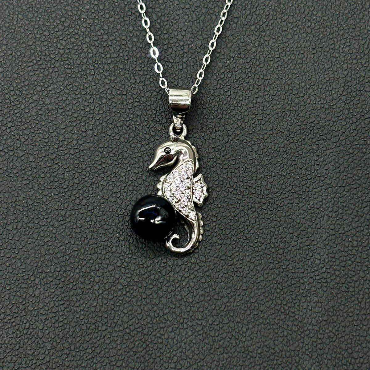 Sterling Silver Sea Horse Aroma Necklace - Black | Energy & Healing | Diffuse on the go - UrbanNest Co