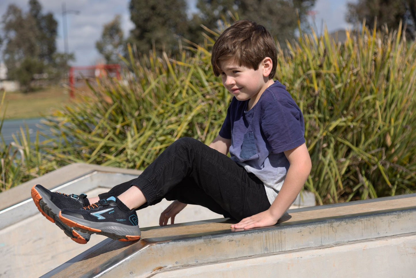 Brazen Boys Runner - Black/Teal V Strap - UrbanNest Co