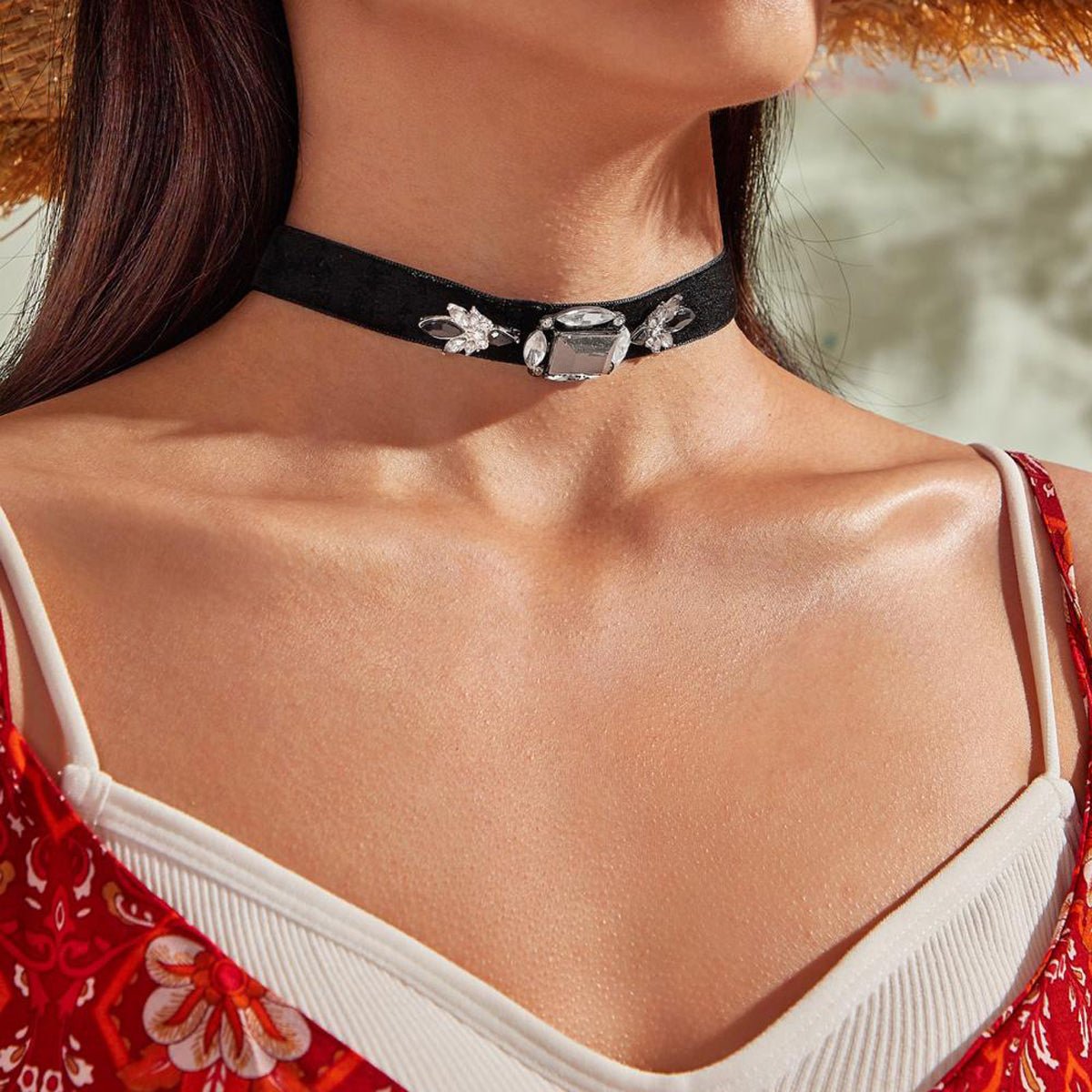 Retro Jewellery 90s Rhinestone Black Velvet Short Tattoo Choker Grunge Necklace - UrbanNest Co