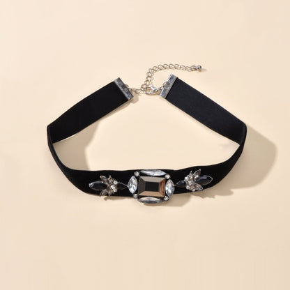 Retro Jewellery 90s Rhinestone Black Velvet Short Tattoo Choker Grunge Necklace - UrbanNest Co