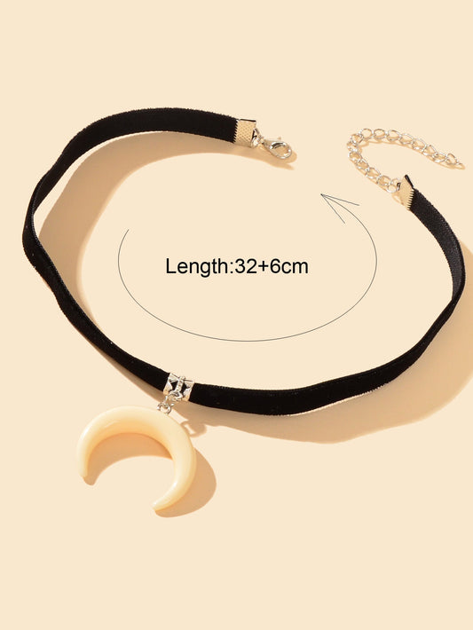 Black Velvet Choker Necklace Adjustable Retro Short Clavicle Ox Horn Jewellery - UrbanNest Co