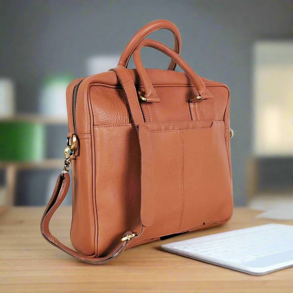 The Signature Messenger Bag Men Brown - UrbanNest Co