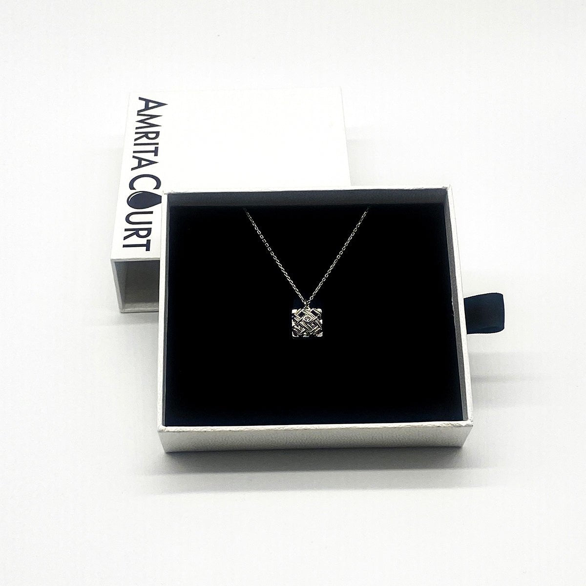 Treasure Chest Aroma Chest Necklace | Energy & Healing | Diffusing on the go | Gift for her - UrbanNest Co
